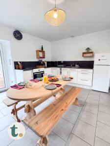 Maisons de vacances Tranquiloue - Maison Familiale - 15min Puy du Fou : photos des chambres