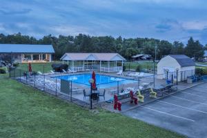 Homey Villa with Loft in Bloomington