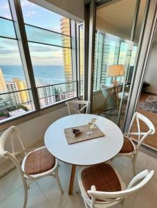 Ocean Bliss in Surfers