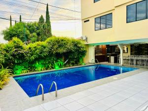 Departamento con piscina Machala
