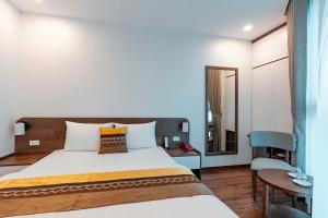 Golden Crown Hotel Long Bien