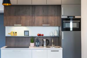 The Very Center of Warsaw, Plac Dabrowskiego