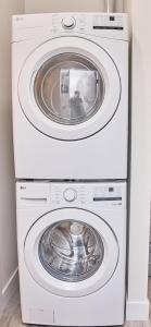 Brand-new three bedroom guest suite in the desirable neighbourhood