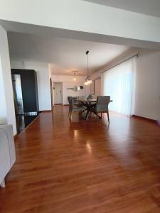 Downtown Luxury Apartment