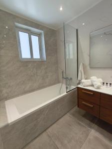 Downtown Luxury Apartment