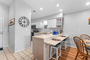 Fairway Heights condo