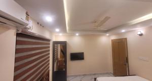 Newcastle Holidays & Resorts - Entire Property - 5 Bedrooms Kitchen Dining - Pool Coming soon