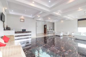 Super Hotel O Taj Classic