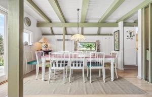 Awesome Home In Glesborg With Wifi