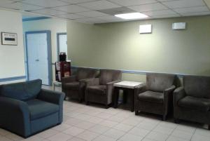 Days Inn by Wyndham Alexandria South