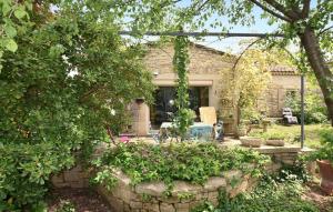 Maisons de vacances Lovely Home In Carpentras With Wifi : photos des chambres