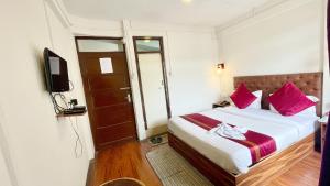 LUXUARY HOTEL HIMALAYAN # ORCHID - Restaurant and Free Wi-Fi Facilities - Hygiene & Spacious Room - A Top Rated Hotel In Darjeeling