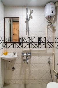 Glass House 1BHK Khar W by The Bombay Home Company