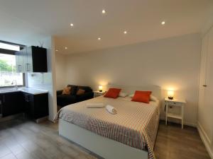 Sea loft with a huge bed