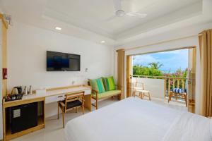 Luau Beach Inn, Maldives