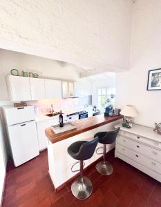 Maisons de vacances Splendide Mas avec vue sur mer panoramique Gigaro : photos des chambres