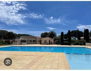 Maisons de vacances Splendide Mas avec vue sur mer panoramique Gigaro : photos des chambres