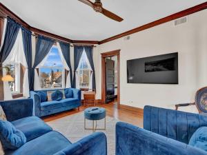 3 Bed Vintage Condo in Chicagolands Trendy Berwyn condo