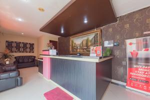 RedDoorz at La Mega near Pasar Pagi Cirebon