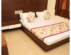 Hotel heena plaza, mount abu