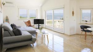 Seaview Villa Anita with Two Bedrooms and private Pool