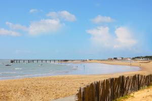 Maisons de vacances Le Murmure des Vagues - Proche plage : Maison 3 Chambres