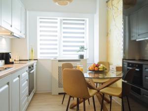 CR Apartment Aviatiei Business Center