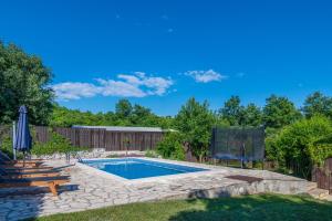 Villa Ladonja, a charming and cozy villa in a rustic setting