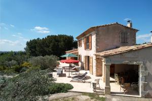 luxury mas with private infinity pool in the heart of the alpilles, 10 persons