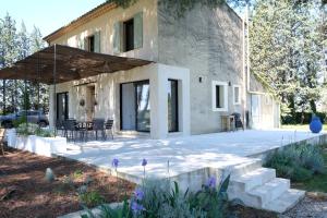 charming house with private pool in lagnes, near isle sur la sorgue, in the luberon, in Provence, for 8 people