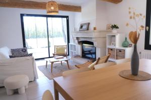 charming house with private pool in lagnes, near isle sur la sorgue, in the luberon, in Provence, for 8 people