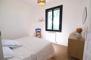 Villas charming house with private pool in lagnes, near isle sur la sorgue, in the luberon, in Provence, for 8 people : photos des chambres