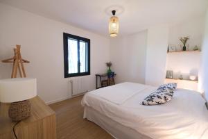 Villas charming house with private pool in lagnes, near isle sur la sorgue, in the luberon, in Provence, for 8 people : photos des chambres