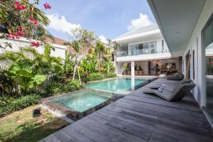 Villa Hugo - Luxury 4BR Private Villa, Walking Distance to Berawa Beach