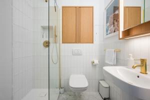 Plac Zbawiciela City Glow Apartment by BookingHost