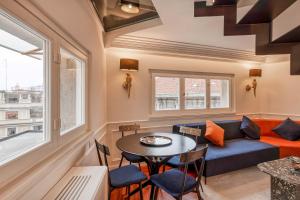 Stunning Cupola Apt-Steps from San Babila & Duomo