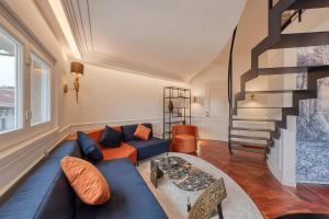 Stunning Cupola Apt-Steps from San Babila & Duomo