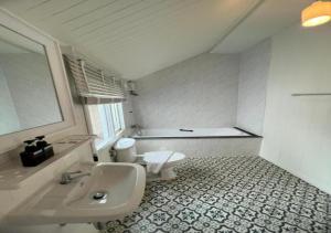 RQ THEVA Heritique Baan Praya Dinsor Road