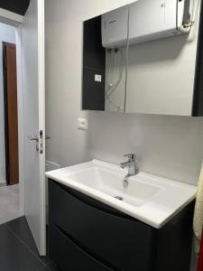 Sea Breeze Apartment, Qerret