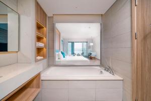 À La Carte High floor, luxury bay view