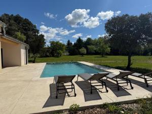 Grand Mas provençale rénové avec piscine