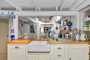 Finest Retreats - Garden Cottage in Fowey