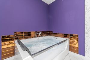 APARTAMENTY MIERZEJA - Apartament Zmysłów z prywatnym Jacuzzi tylko dla Dorosłych, 500 m od plaży, Stegna Park II