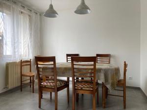 Logement indépendant dans belle maison de village