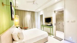 HOTEL W-H PREMIUM A family hotel & Near Mansa mata Temple& Railway station Fully Air conditioned Rooms with Wifi-LIFT and Restaurant - A Premium Hotel