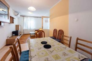Apartment in Crikvenica 42451 