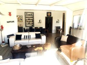 Cannes Charming Villa Private Pool, Total Privacy, 1,7 kms from beaches