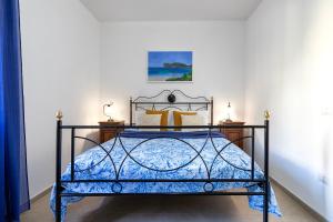 SARDINIA RE - La Casa Azul