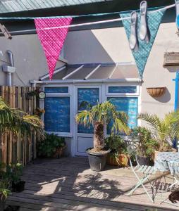 The Boathouse St Just Private Patio & Veranda