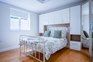 Ridgeway Hideaway - 1 Bedroom Holiday Home - Manorbier